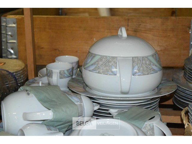 Inhoud rek partij servies - afbeelding 3 van  5