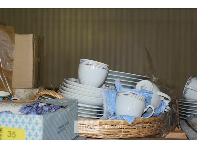 Inhoud rek partij servies - afbeelding 2 van  4