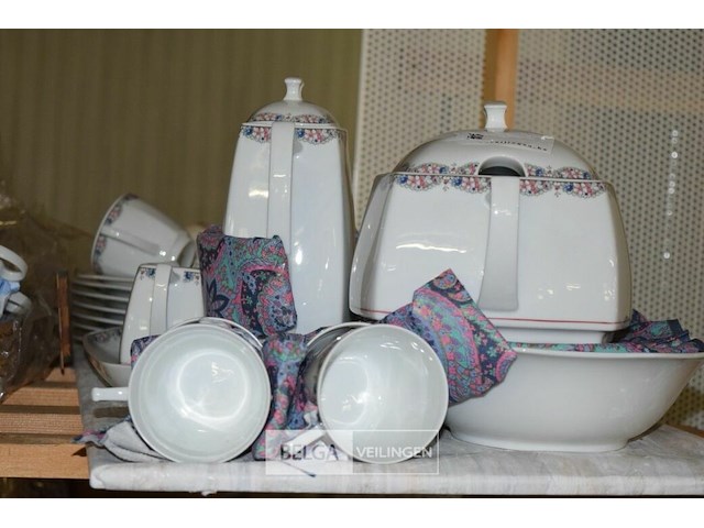 Inhoud rek partij servies - afbeelding 3 van  4