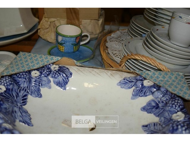 Inhoud rek partij servies - afbeelding 4 van  4