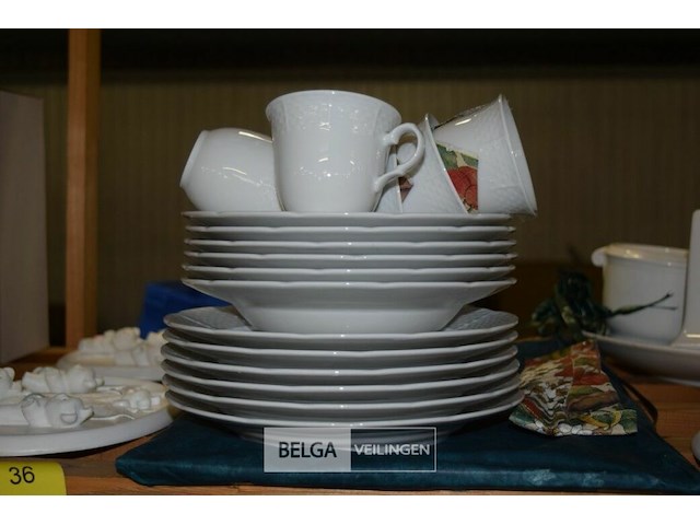 Inhoud rek partij servies - afbeelding 2 van  5