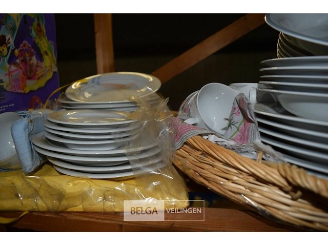 Inhoud rek partij servies - afbeelding 3 van  4