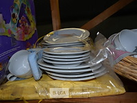 Inhoud rek partij servies - afbeelding 4 van  4