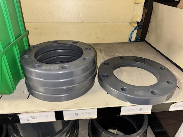 Inhoud rek pvc bochten/ t-stukken - kogelkranen - afbeelding 13 van  15