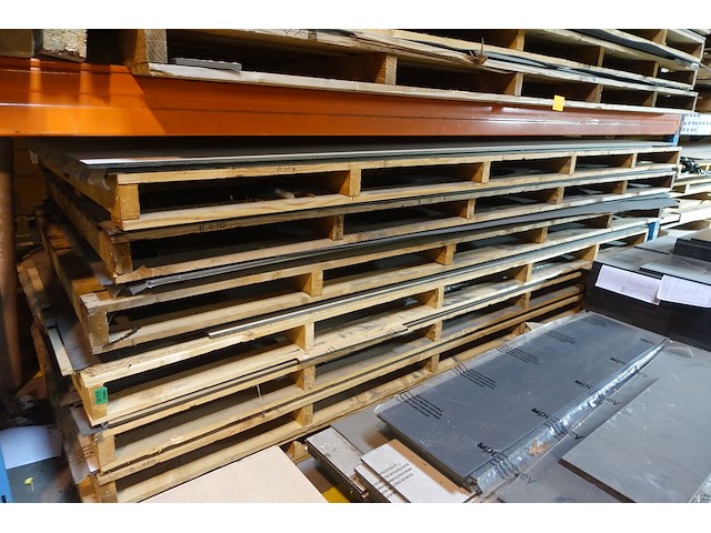 Inhoud rek/ volkern platen - afbeelding 5 van  8