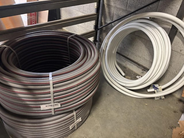 Inhoud rek w.o. messing & pvc koppelstukken - afbeelding 15 van  16