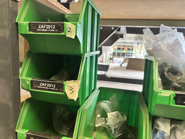 Inhoud rek w.o. pvc drukkoppelingen & koppelstukken - afbeelding 2 van  11