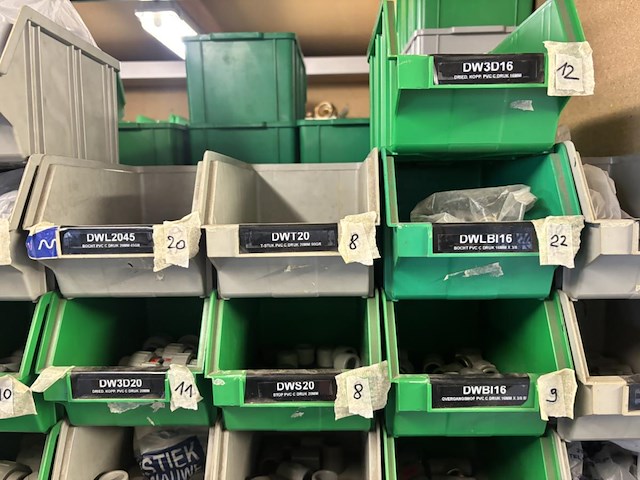 Inhoud rek w.o. pvc drukkoppelingen & koppelstukken - afbeelding 4 van  11