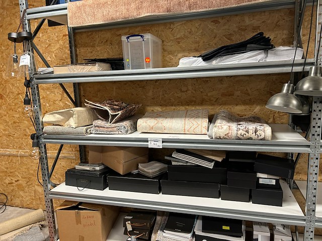 Inhoud rek - afbeelding 1 van  8