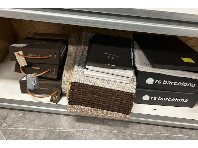 Inhoud rek - afbeelding 8 van  8