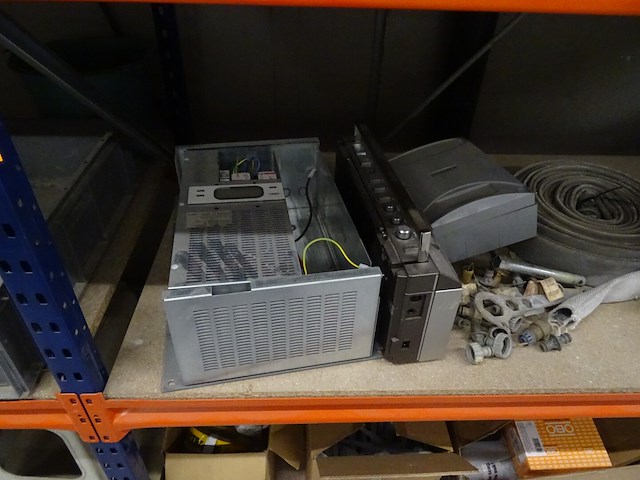 Inhoud rek - afbeelding 3 van  38