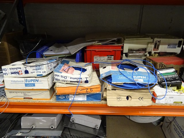 Inhoud rek - afbeelding 20 van  38