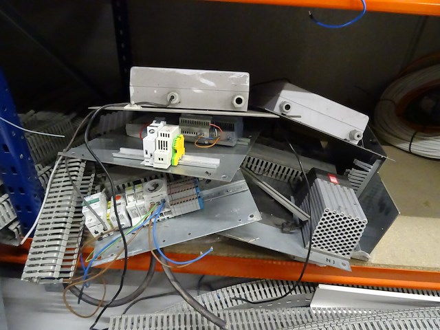 Inhoud rek - afbeelding 24 van  38