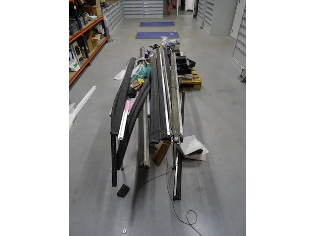 Inhoud rek - afbeelding 30 van  38