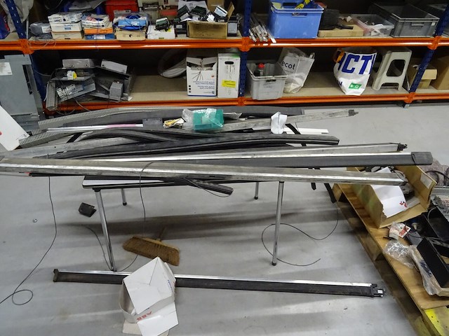 Inhoud rek - afbeelding 31 van  38