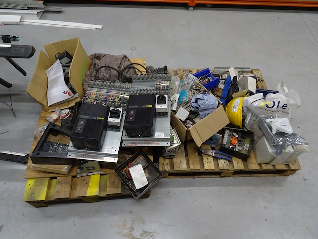 Inhoud rek - afbeelding 32 van  38