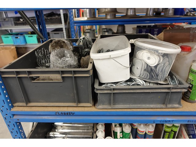 Inhoud rek - afbeelding 11 van  35