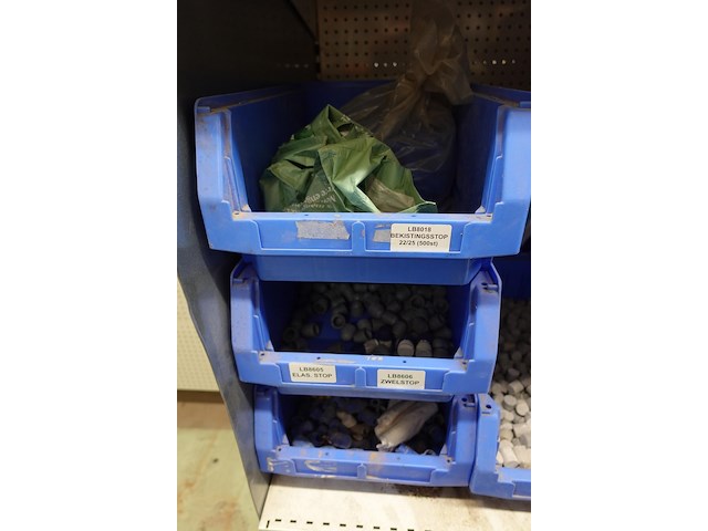 Inhoud rek - afbeelding 7 van  93