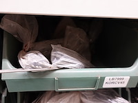 Inhoud rek - afbeelding 17 van  93