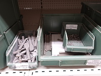 Inhoud rek - afbeelding 38 van  93