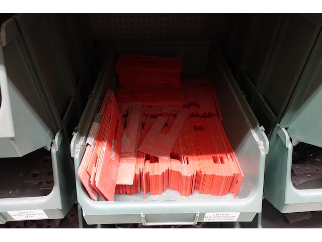 Inhoud rek - afbeelding 48 van  93