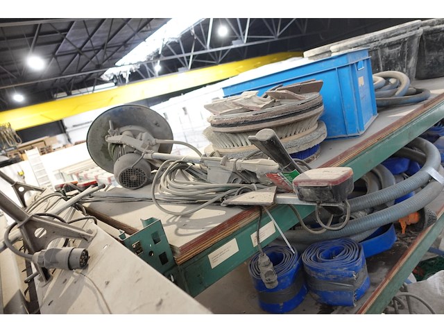 Inhoud rek - afbeelding 11 van  19