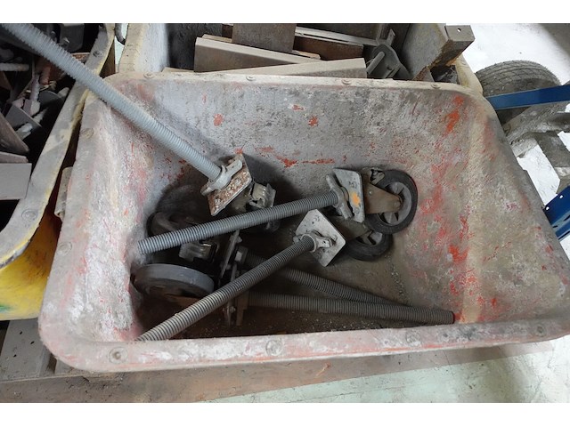 Inhoud rek - afbeelding 4 van  10