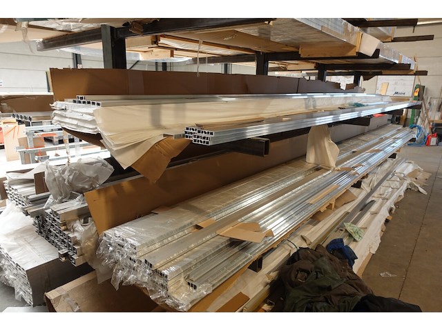 Inhoud rek - afbeelding 2 van  11