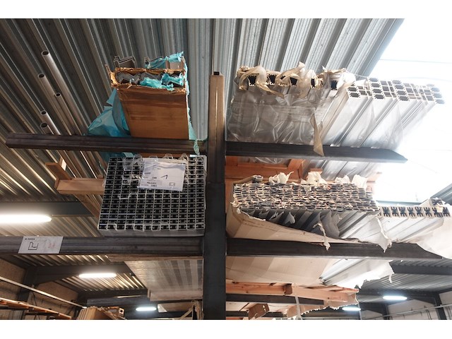 Inhoud rek - afbeelding 7 van  11