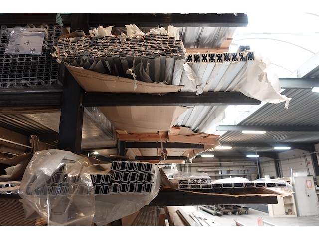 Inhoud rek - afbeelding 8 van  11