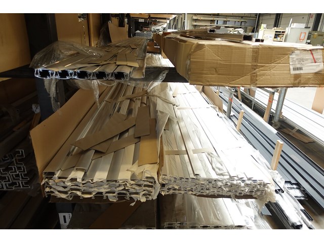 Inhoud rek - afbeelding 9 van  11