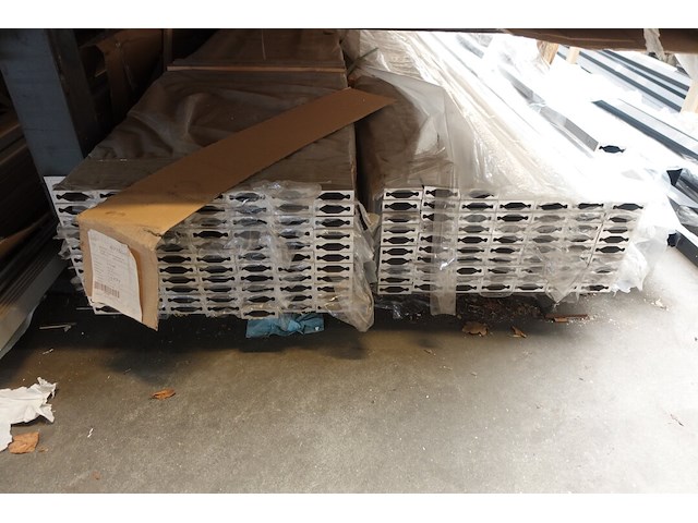 Inhoud rek - afbeelding 10 van  11