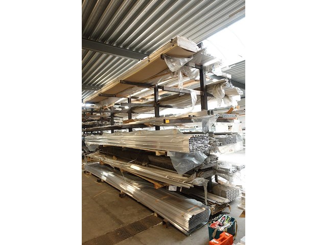 Inhoud rek - afbeelding 1 van  12