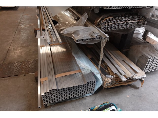 Inhoud rek - afbeelding 6 van  12