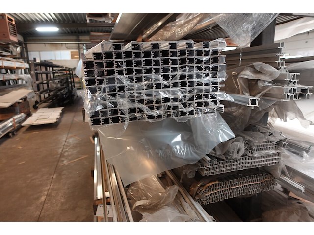 Inhoud rek - afbeelding 7 van  12