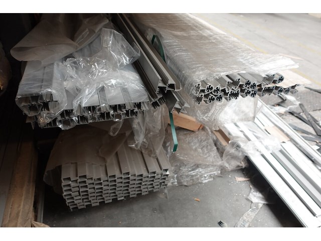 Inhoud rek - afbeelding 9 van  12