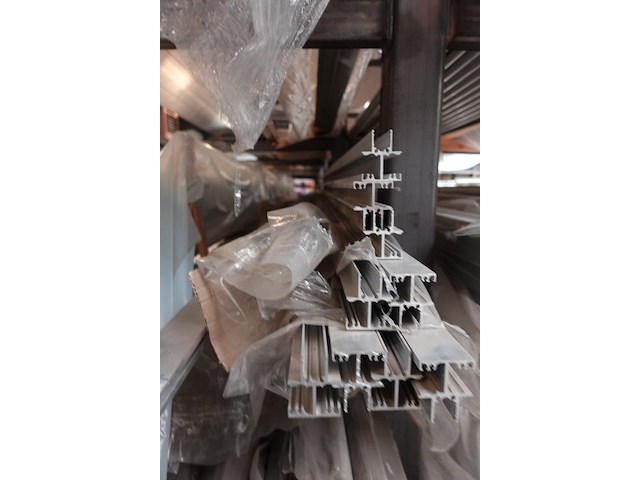 Inhoud rek - afbeelding 12 van  12