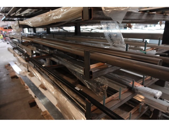 Inhoud rek - afbeelding 2 van  10