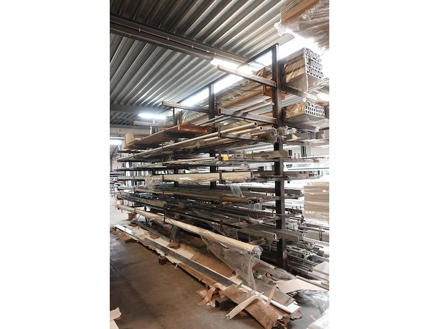 Inhoud rek - afbeelding 1 van  10