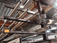 Inhoud rek - afbeelding 3 van  10