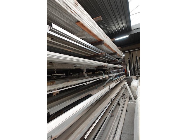 Inhoud rek - afbeelding 8 van  10