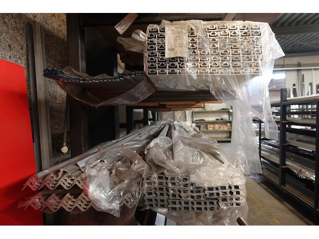 Inhoud rek - afbeelding 2 van  7