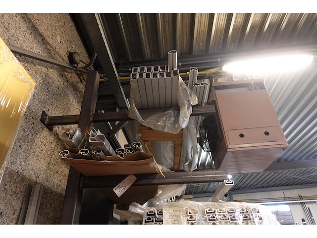 Inhoud rek - afbeelding 3 van  7