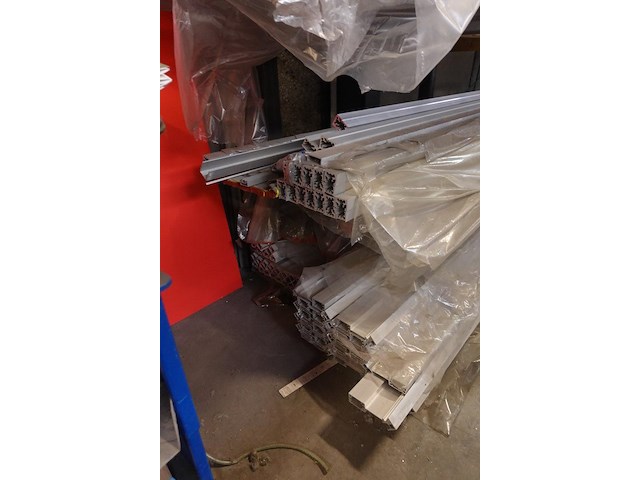 Inhoud rek - afbeelding 4 van  7