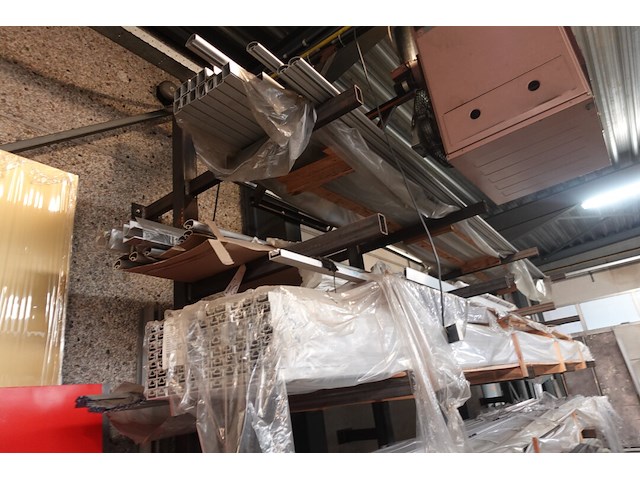 Inhoud rek - afbeelding 6 van  7