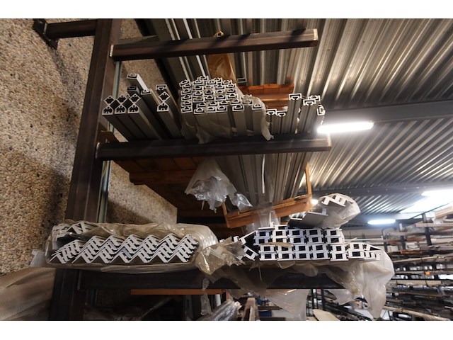 Inhoud rek - afbeelding 2 van  6