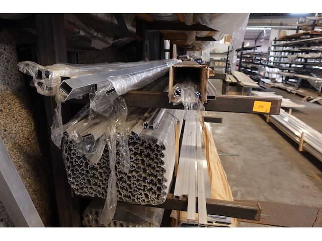 Inhoud rek - afbeelding 4 van  6