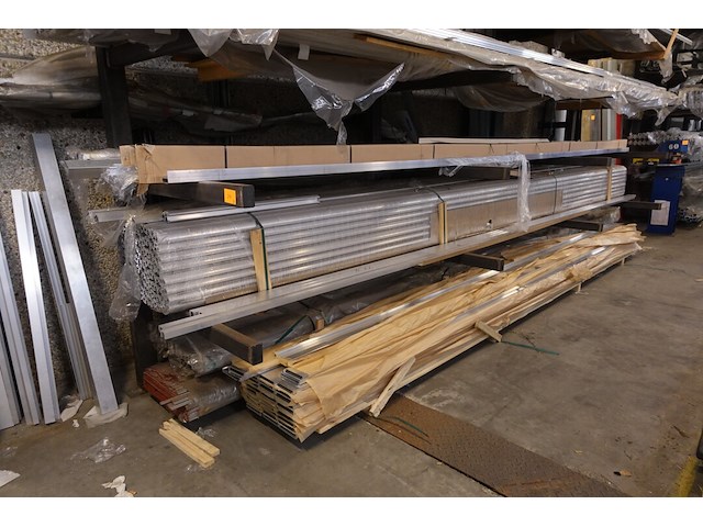 Inhoud rek - afbeelding 5 van  6