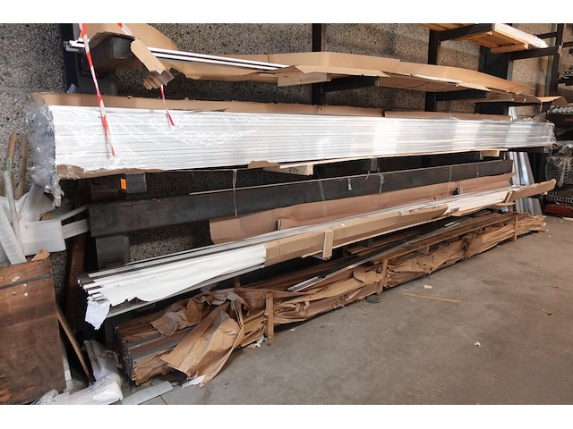 Inhoud rek - afbeelding 4 van  5