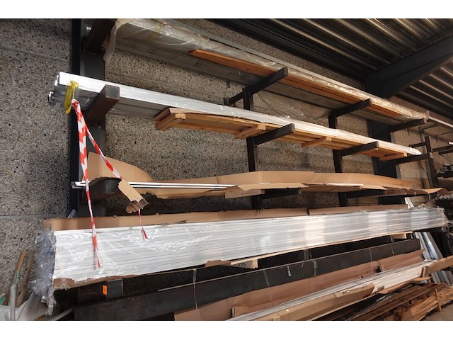 Inhoud rek - afbeelding 5 van  5